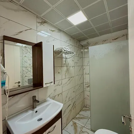 Luna Hotel *